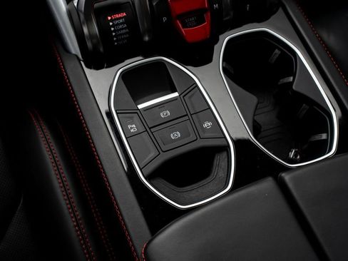 Used 2019 Lamborghini Urus image 38