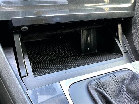 Used 2019 Volkswagen Golf S image 34