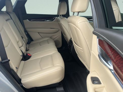 Used 2018 Cadillac XT5 Luxury w/ Driver Awareness Package image 45