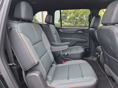 Used 2025 GMC Acadia AT4 AWD/4WD image 27