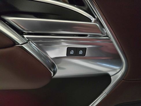 New 2025 Land Rover Range Rover SE image 22