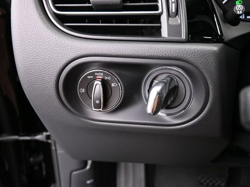Certified 2026 Porsche Macan AWD/4WD image 20