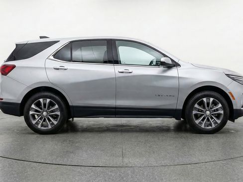Used 2025 Chevrolet Equinox LT image 11