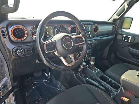 Used 2022 Jeep Gladiator Mojave w/ Cold Weather Group AWD/4WD image 13