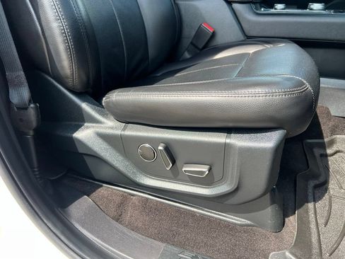Used 2019 Ford Expedition Max XLT w/ Equipment Group 202A AWD/4WD image 23