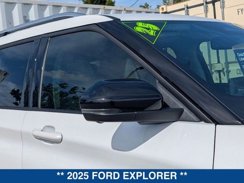 Used 2025 Ford Explorer Platinum w/ Ultimate Package AWD/4WD image 10