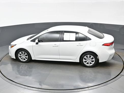 Used 2024 Toyota Corolla LE image 34