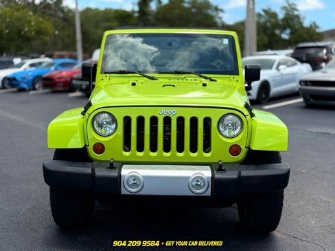 Used 2013 Jeep Wrangler Unlimited Sahara w/ Dual Top Group AWD/4WD image 13
