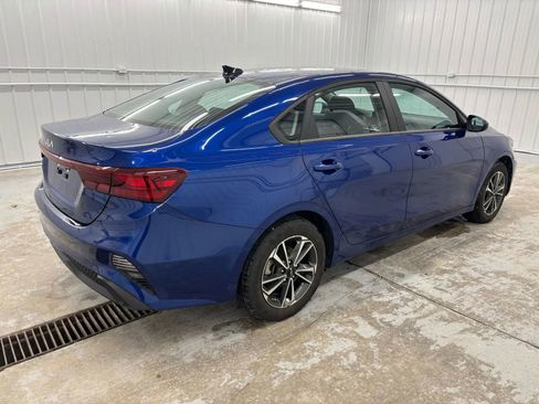 Used 2024 Kia Forte LXS FWD image 7