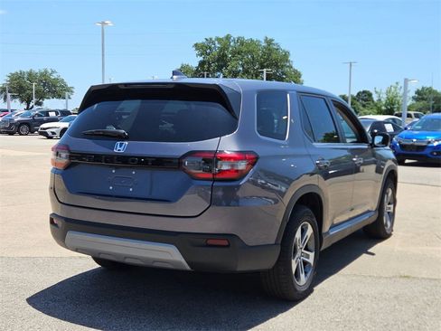 Used 2025 Honda Pilot EX-L image 8