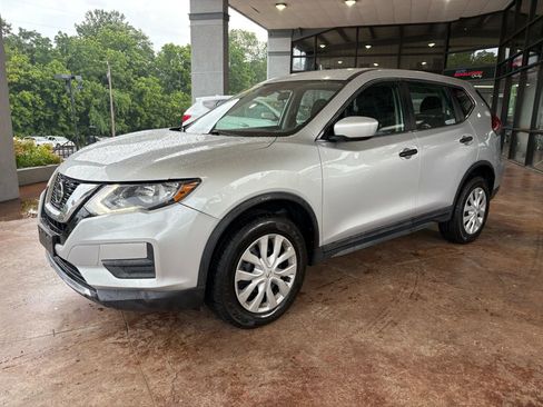 Used 2020 Nissan Rogue S image 3