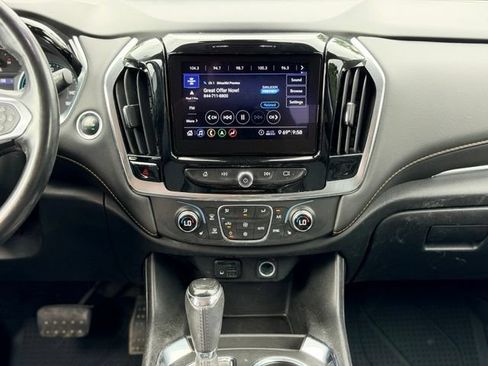Used 2020 Chevrolet Traverse RS AWD/4WD image 24