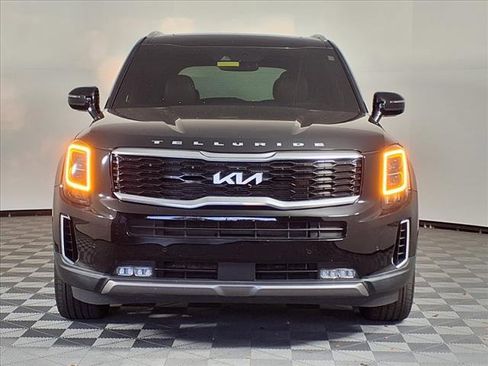 Used 2022 Kia Telluride SX w/ SX Prestige Package image 2