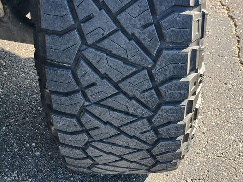 Used 2024 Chevrolet Silverado 2500 LTZ w/ LTZ Convenience Package image 9