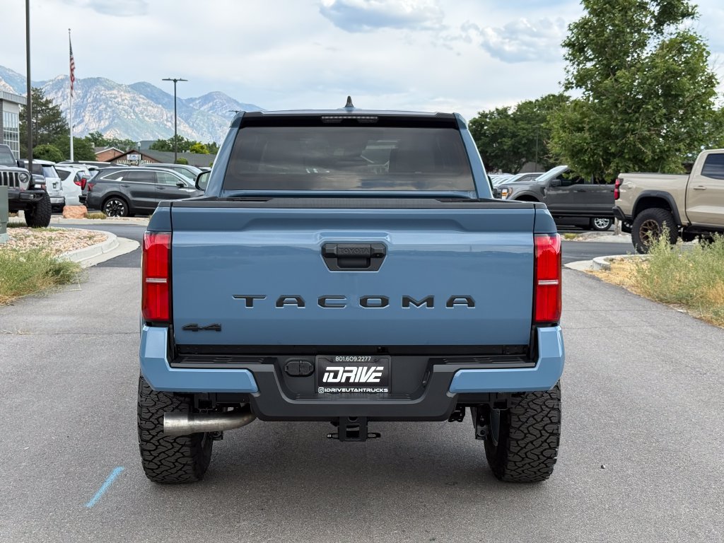 Used 2026 Toyota Tacoma SR5 AWD/4WD image 11