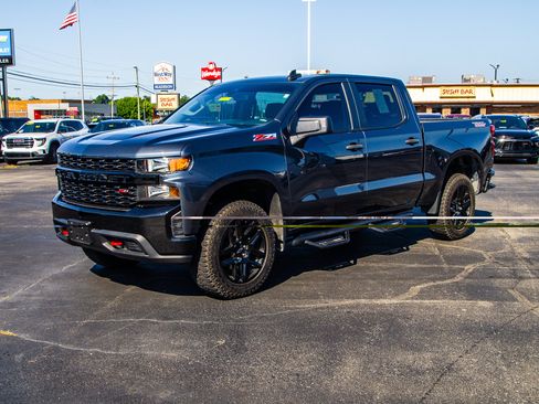 Used 2022 Chevrolet Silverado 1500 Custom Trail Boss w/ Safety Confidence Package AWD/4WD image 3