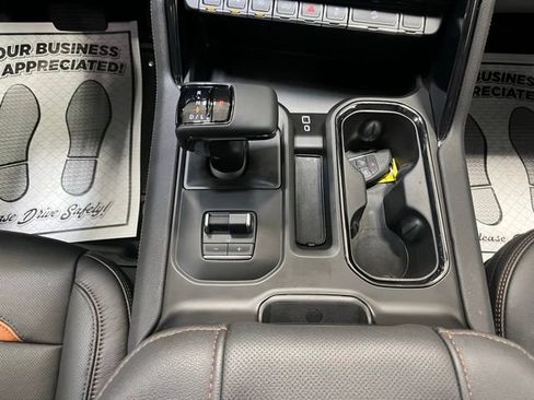 Used 2024 GMC Sierra 1500 AT4 w/ Technology Package image 21