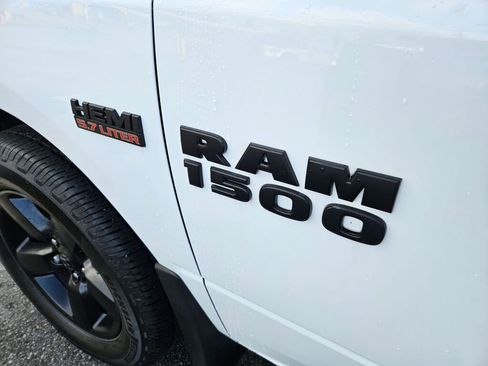 Used 2017 RAM 1500 Express w/ Express Value Package AWD/4WD image 11