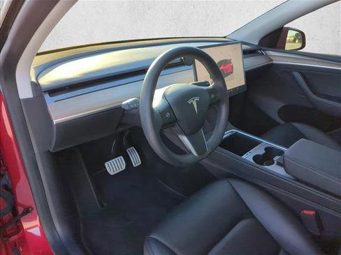 Used 2023 Tesla Model Y Performance image 11