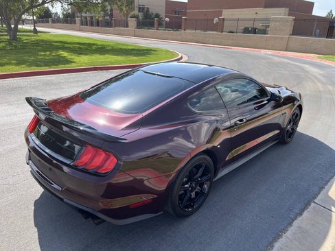 Used 2018 Ford Mustang GT w/ Black Accent Pkg RWD image 5