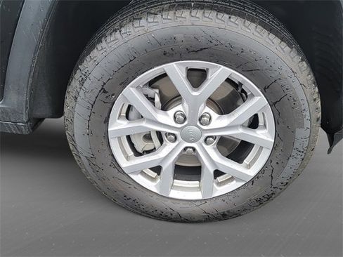 Used 2022 Jeep Grand Cherokee L Limited image 11