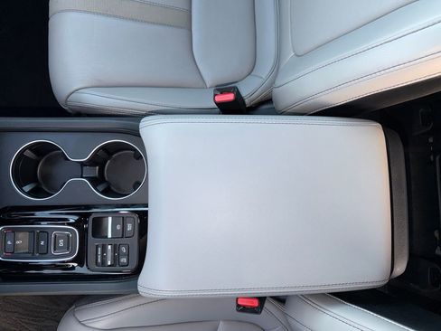 Used 2025 Honda Pilot EX-L image 24