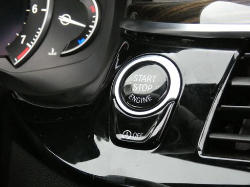 Used 2019 BMW 530i w/ Convenience Package image 59