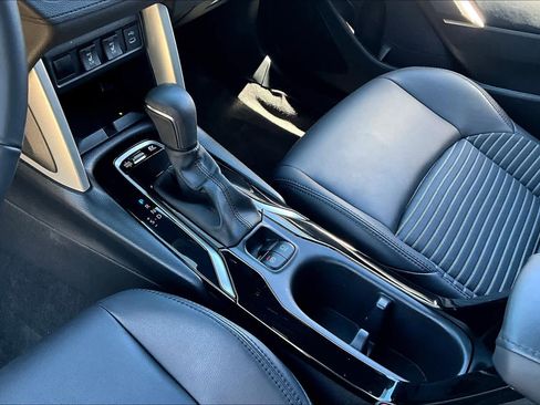 Used 2024 Toyota Corolla Cross XSE w/ Convenience Package image 17