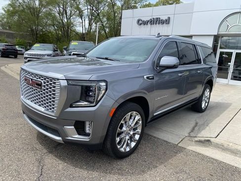 Used 2022 GMC Yukon XL Denali AWD/4WD image 11
