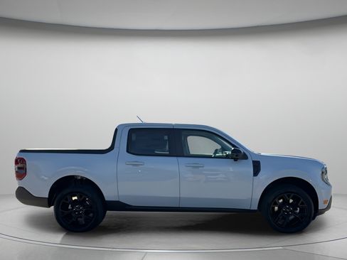 New 2026 Ford Maverick Lariat w/ Black Appearance Package image 36