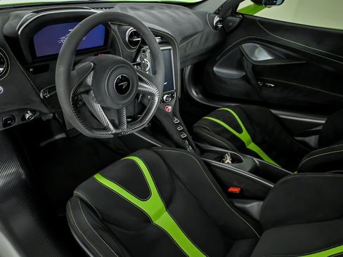 Used 2021 McLaren 765LT RWD image 21