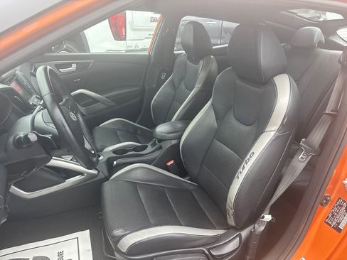 Used 2016 Hyundai Veloster Turbo image 14