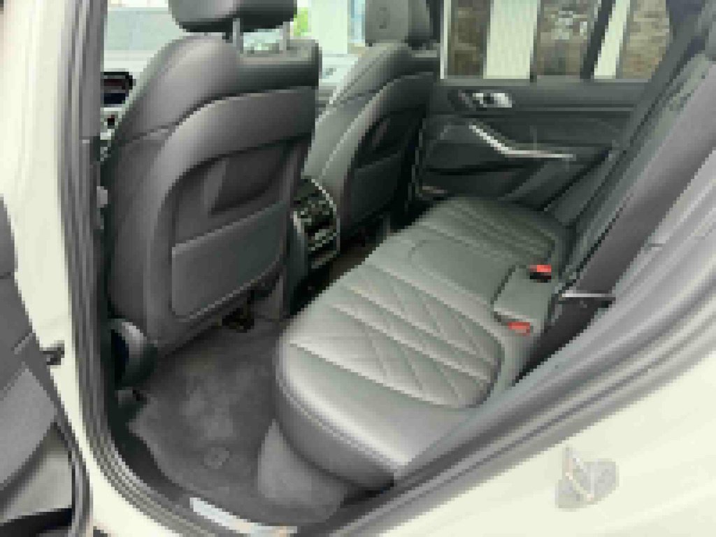 Used 2023 BMW X5 xDrive40i AWD/4WD image 19