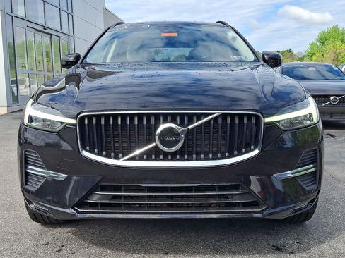 Certified 2022 Volvo XC60 B5 Momentum w/ Climate Package AWD/4WD image 2