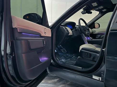 Used 2022 Land Rover Discovery HSE R-Dynamic image 16