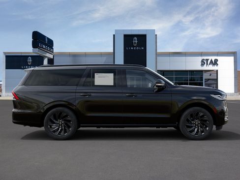 New 2027 Lincoln Navigator L Reserve w/ Jet Appearance Package RWD image 5