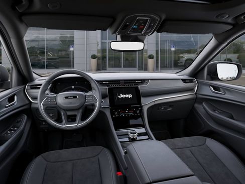 New 2025 Jeep Grand Cherokee 4WD image 14