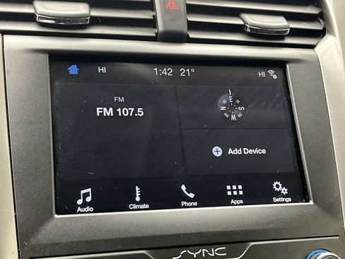 Used 2019 Ford Fusion SE image 18