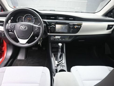 Used 2016 Toyota Corolla LE FWD image 9