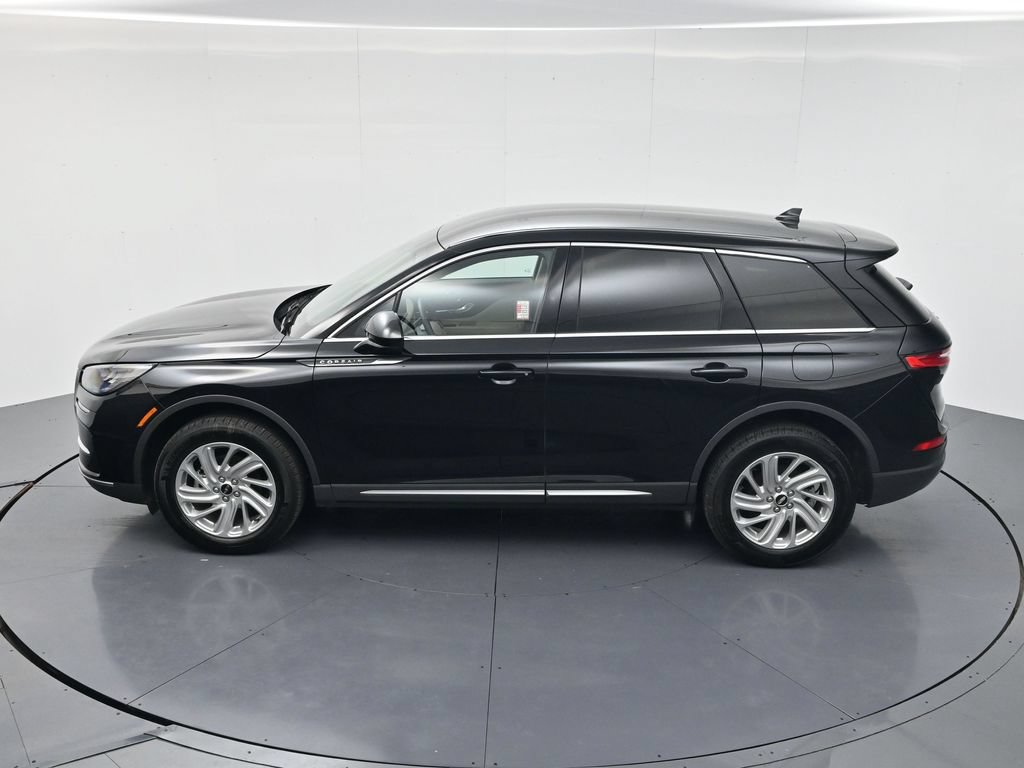 Used 2025 Lincoln Corsair AWD image 43