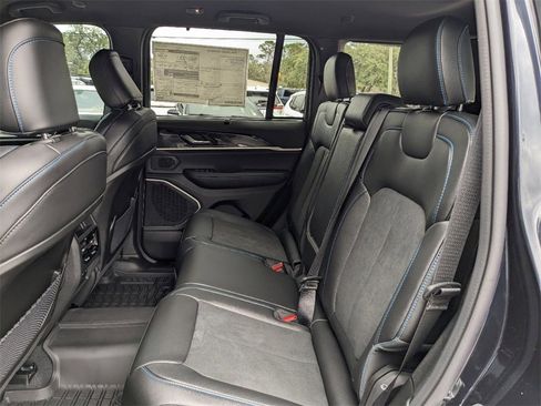 New 2024 Jeep Grand Cherokee Trailhawk w/ Luxury Tech Group III image 12