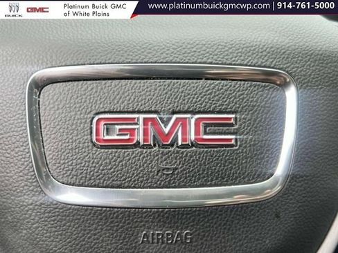 Used 2024 GMC Terrain SLE w/ Driver Convenience Package image 30