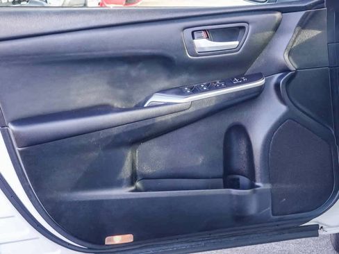 Used 2017 Toyota Camry XSE image 19
