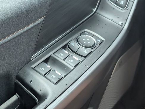 Used 2025 Ford F150 Lariat w/ Equipment Group 501A Mid image 12