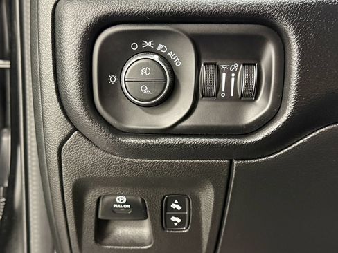 Used 2020 RAM 1500 Laramie AWD/4WD image 19