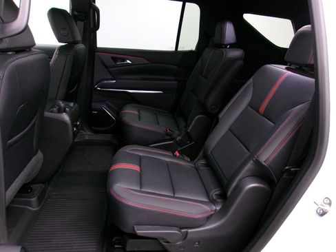 New 2026 Chevrolet Traverse RS w/ LPO, Floor Liner Package image 10