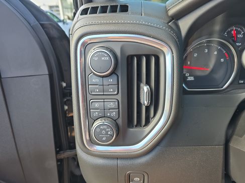 Used 2022 Chevrolet Silverado 2500 LTZ w/ LTZ Convenience Package AWD/4WD image 29
