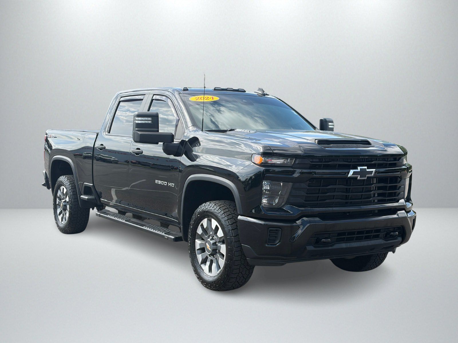 Used 2024 Chevrolet Silverado 2500 Custom w/ Custom Value Package AWD/4WD image 7