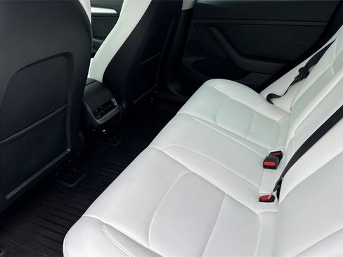 Used 2022 Tesla Model 3 Long Range image 12