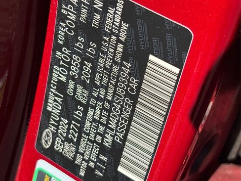 Certified 2025 Hyundai Elantra Sport image 12